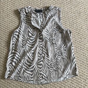 Premise Black and White Sleeveless Bib Collar Blouse